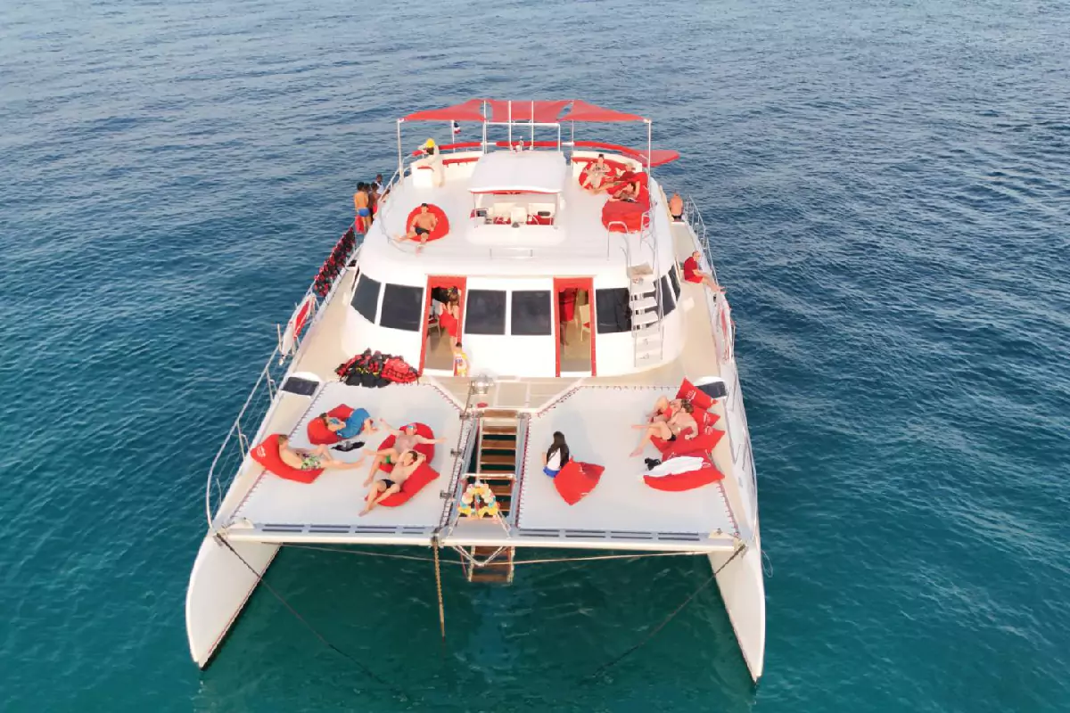 Koh Phai, Koh Rin, Koh Ped Islands Tour Pattaya by Yacht