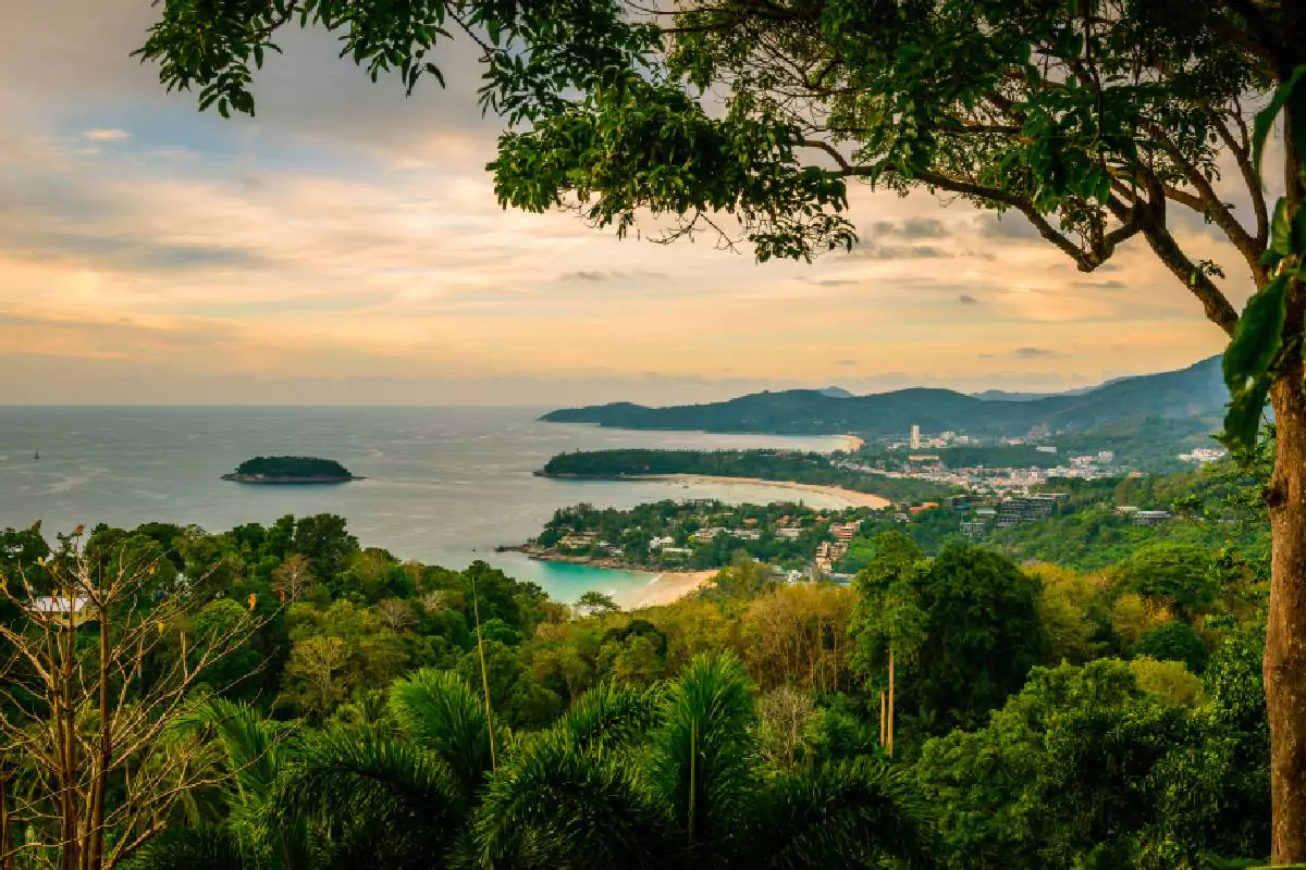 Phuket City Tour 4 Hrs