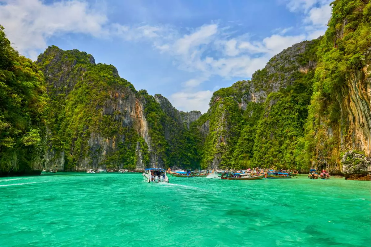 Phi Phi Island tour from Krabi by Speedboat