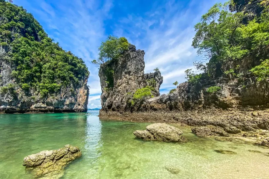Hong Island Tour Krabi By Longtail Boat With Lunch