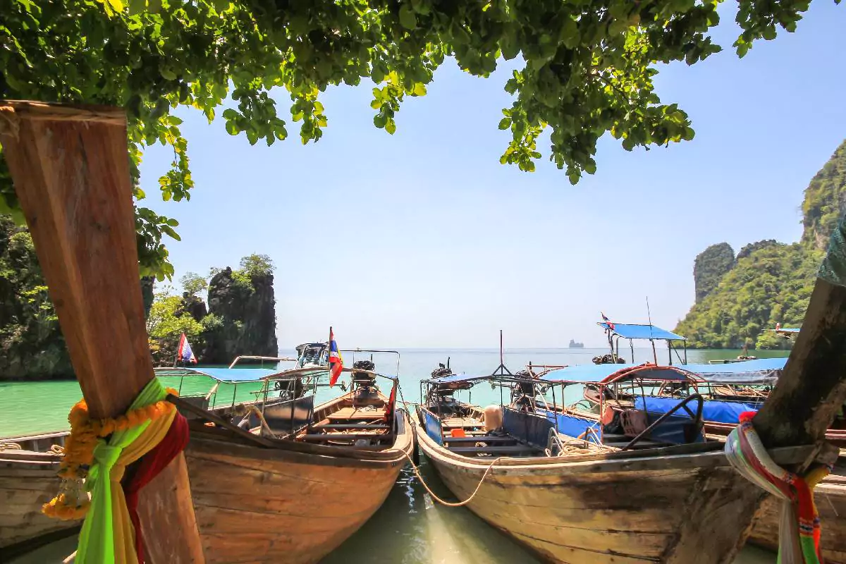 Hong Island Tour Krabi By Longtail Boat With Lunch