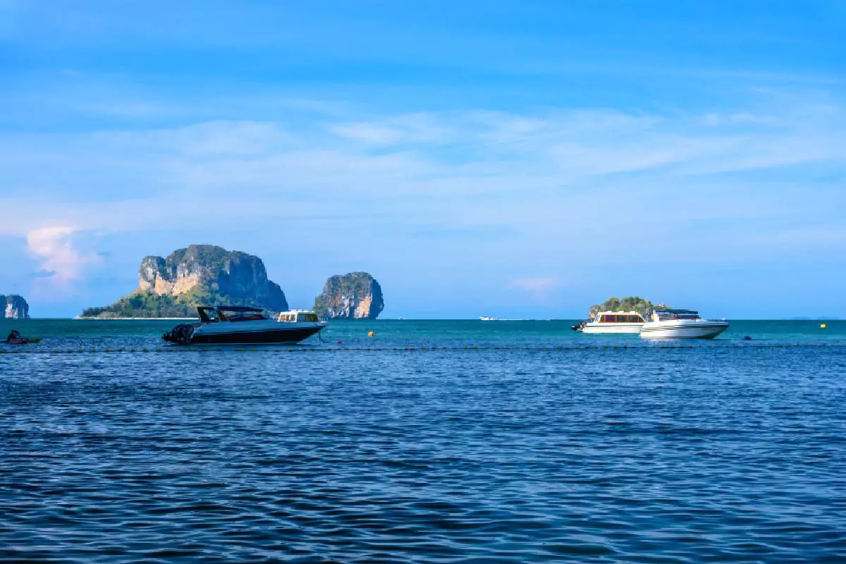 Hong Island tour Krabi by Speedboat
